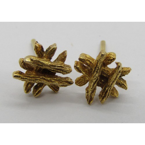 297 - Pair of vintage 9ct stud earrings, maker 'JDS', London 1977 (no butterflies) and a modern 9ct fancy ... 