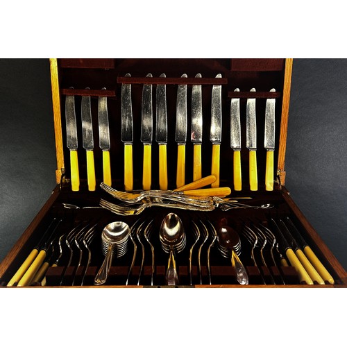 269 - A Robert’s & Doré canteen of beaded silver-plated cutlery for complete for eight settings.