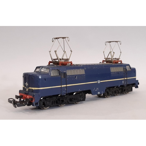 812 - Three HO gauge boxed locomotives by Hamo / Marklin, all 2-rail electric,  including 8347 heavy goods... 