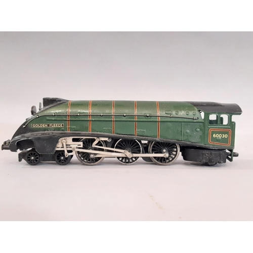 811 - Collection of 0 gauge and 00 gauge model railway stock together with a Wrenn Formula 152 box set wit... 