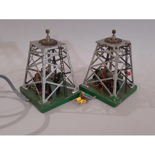 832 - Two Marklin crane gantry towers (AF), together with a quantity of Marklin and Fleischmann switches, ... 