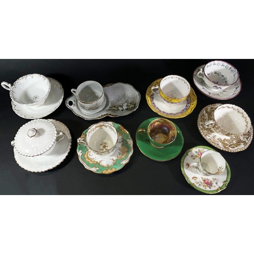 111 - A collection of Victorian and later teacups and saucers, various factories and decorations, etc