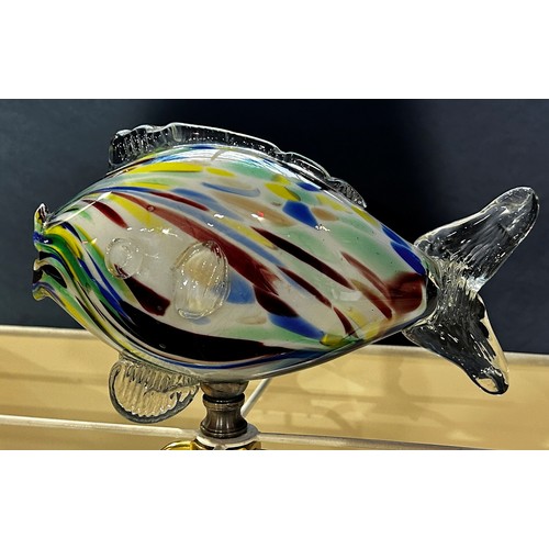 130 - An unusual mid-century Murano glass fish lamp, with three fish swimming below the square cut shade a... 