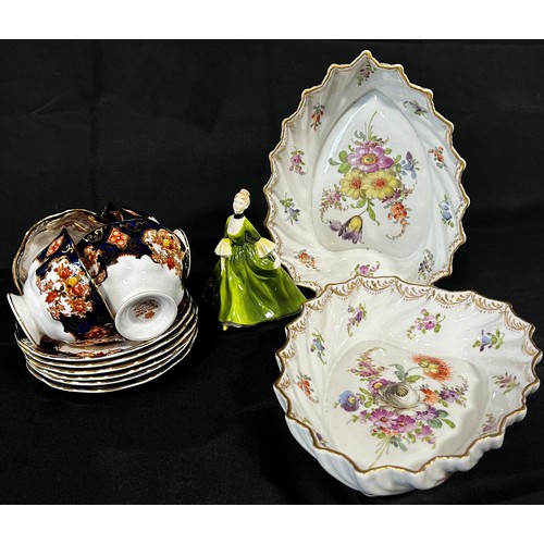 91 - Royal Albert plates and Crown Derby Robin and Coalport figure 