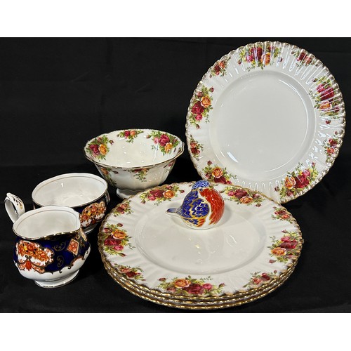 91 - Royal Albert plates and Crown Derby Robin and Coalport figure 