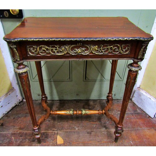 1368 - A decorative mahogany centre table raised on four turned and fluted supports with central stretcher,... 