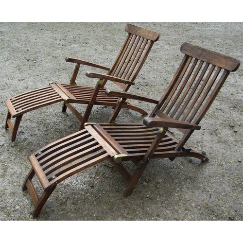 158 - Two similar good quality contemporary hardwood folding steamer type armchairs with slatted seats, ba... 