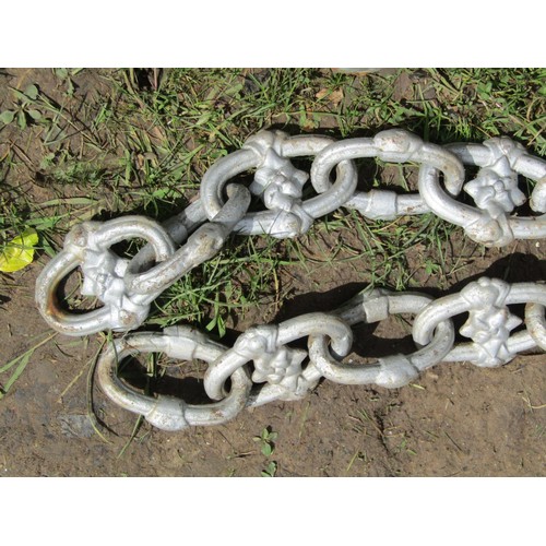 250 - Victorian cast iron railing comprising 4 posts with chain linkage