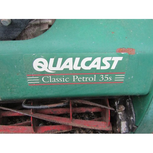 527 - A Qualcast Classic petrol 35S cylinder lawn mower with grass collection box