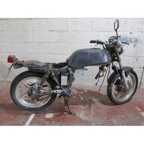 565 - A Honda CB motorcycle, 395 CC, registration number EHU 303W, sold with V5C log book, date of first r... 