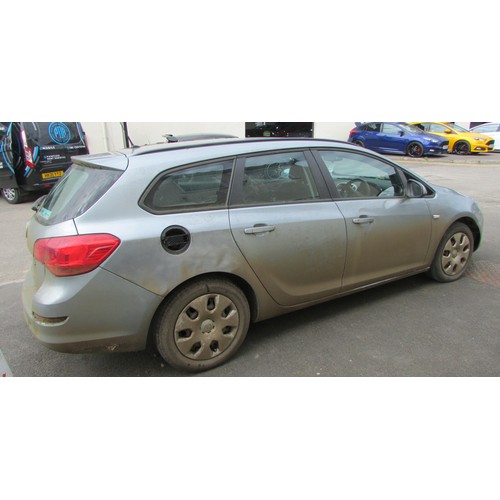 576 - Vauxhall Astra 1.6 Exclusive Estate, petrol, 1598cc, silver, WU12 TNF, manual, first reg. March 2012... 