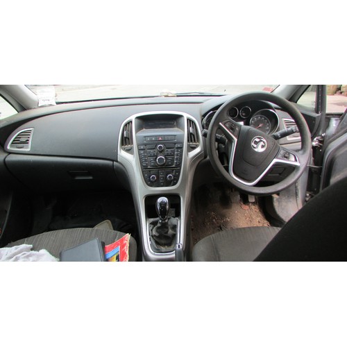 576 - Vauxhall Astra 1.6 Exclusive Estate, petrol, 1598cc, silver, WU12 TNF, manual, first reg. March 2012... 