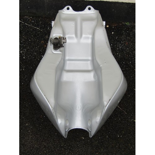 575 - Suzuki fuel tank (appears as new/unused)