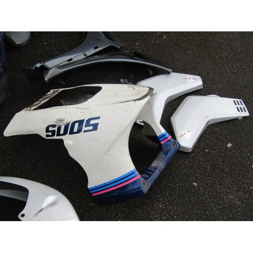 575A - Motorcycle fairings and sidepanels, mud guards etc, side mirrors, etc