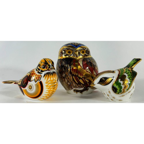 35 - Five Crown Derby paperweights in the form of birds, owl, robin, fire crest, yellowhammer etc, with o... 