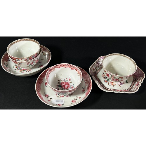 23 - Four 18th century Chinese export Famille rose tea bowls and two saucers together with a small shaped... 