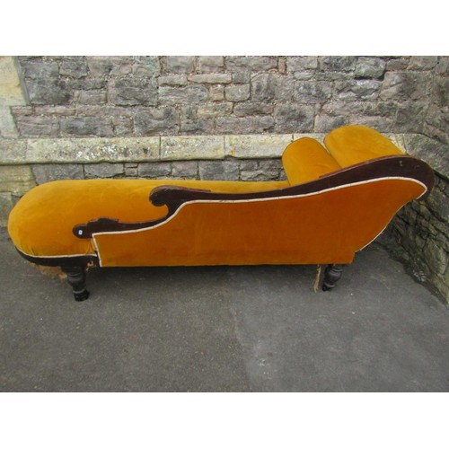 1067 - A William IV chaise lounge with showwood frame (af)