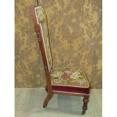 1225 - A good Victorian upholstered priedu with floral tapestry upholstered seat and T shaped back within a... 