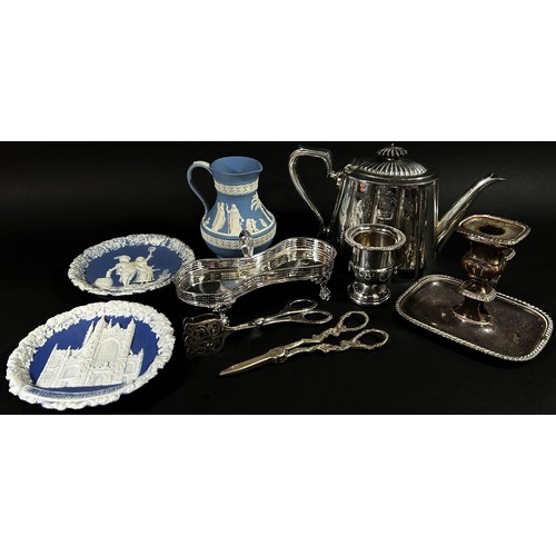 127 - A miscellaneous collection of silver plated table ware including a raised fruit bowl, dishes, bowls,... 