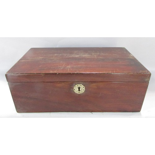 564 - A George III mahogany writing slope, with a red leather lined interior and a secure drawer to the ba... 