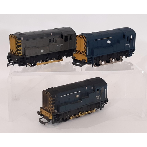 861 - A collection of thirteen 00 gauge unboxed  locomotives including 50038 'Formidable' by Lima (weather... 