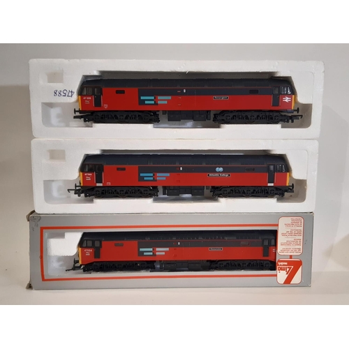 862 - Four boxed 00 gauge Class 47 diesel locomotives and a pack of 4 coaches all by Lima in Rail Express ... 