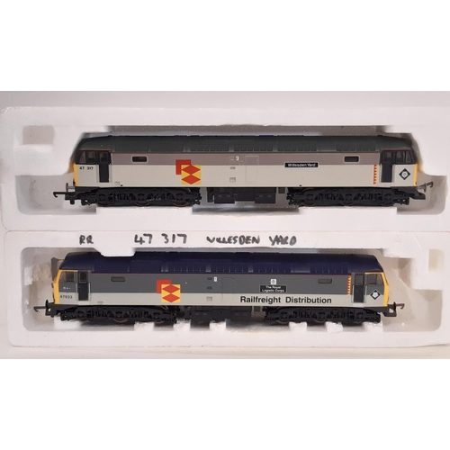 895 - Four 00 gauge boxed railfreight diesel locomotives by Lima including 47033 The Royal Logistic Corps,... 