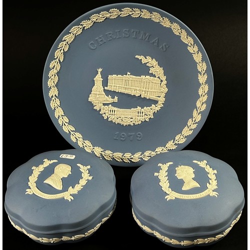 46 - An extensive collection of mainly blue Wedgewood jasperware to include commemorative plates / dishes... 