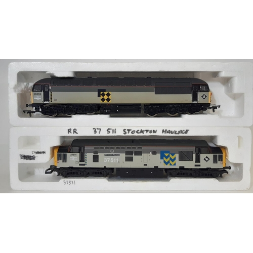 899 - Five 00 gauge railway locomotives in rail-freight livery comprising Lima 60039 Glastonbury Tor, Lima... 