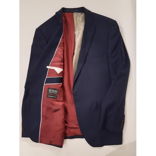 904 - A collection of 16 good quality men's jackets and 2 waistcoats by various brands/ designers includin... 