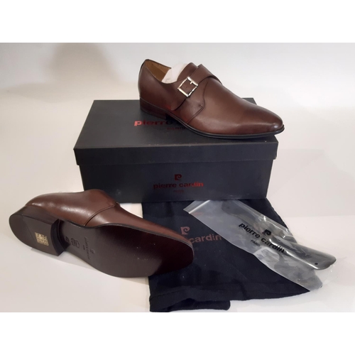 920 - 6 pairs of good quality men's shoes/boots/brogues all boxed and unworn including shoes by Pierre Car... 