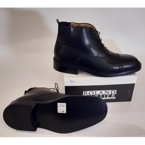 927 - 7 pairs of good quality men's shoes/boots/brogues all boxed and appear unworn including shoes by Jon... 