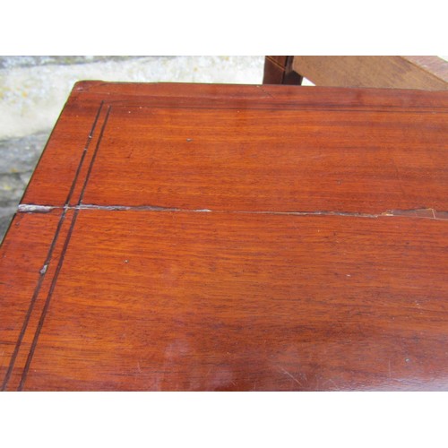 1421 - A Regency mahogany D end foldover top card table with string inlay detail on square tapered legs, 91... 