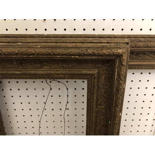 1685 - A pair of 19th century gilt gesso frames with seven hogarth frames of different sizes, gilt frame di... 