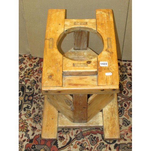 1422 - An antique rustic pine baby walker