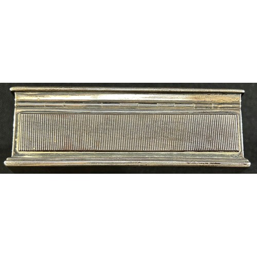 244 - A Silversmiths and Goldsmiths cigarette box commemorating 600 years from AD1327 to 1927 bearing the ... 