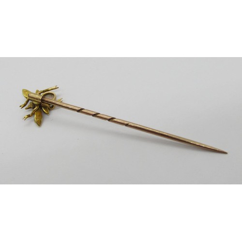 289 - Antique yellow metal stick pin modelled as a fly with opal body and seed pearls to the wings, 1.5g (... 