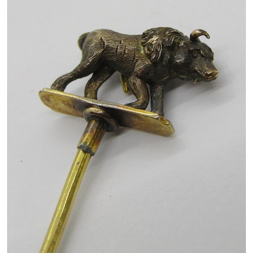 295 - Yellow metal figural bull / Taurus stick pin, 2.8g