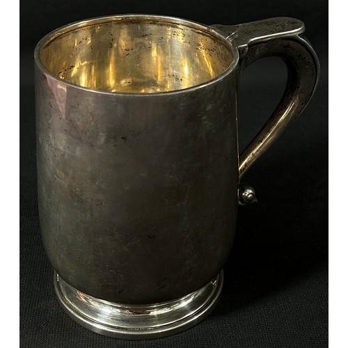 250 - A Silver tankard Birmingham 1936 maker William Suckling Ltd, 12cm high. 12.4oz approximately