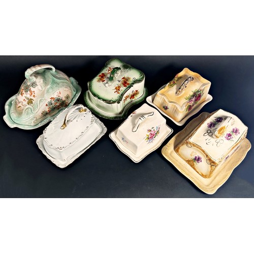 122 - Six Edwardian ceramic cheese wedges and covers (6)