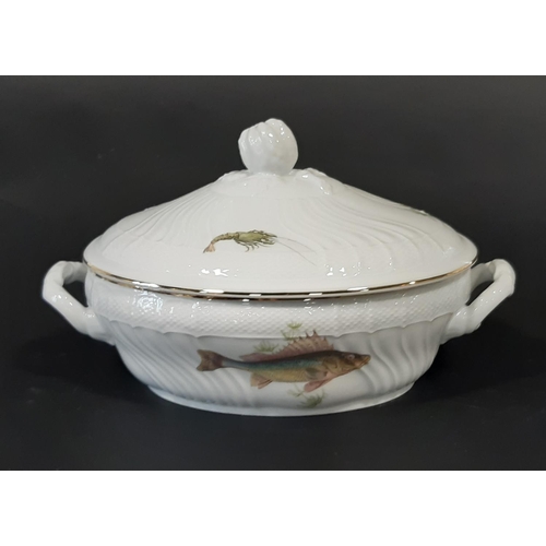 1 - An Italian porcelain ichthyological part dinner service by Richard Ginori comprising fish serving pl... 