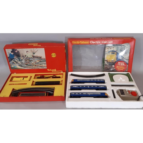 781 - Two 00 gauge model railway box sets comprising RS30 set by Triang and R538 Blue Pullman Set by Hornb... 