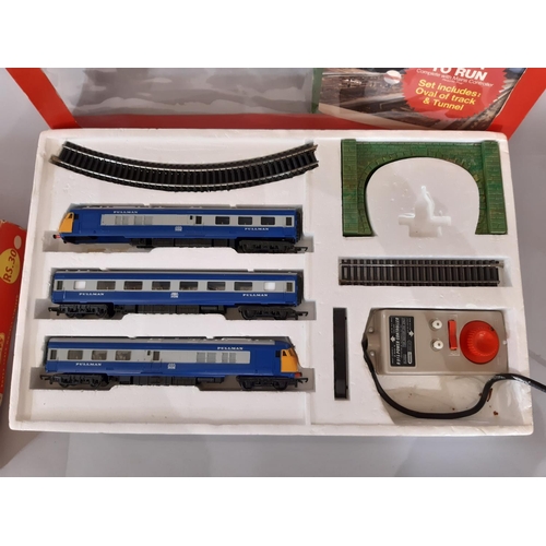 781 - Two 00 gauge model railway box sets comprising RS30 set by Triang and R538 Blue Pullman Set by Hornb... 