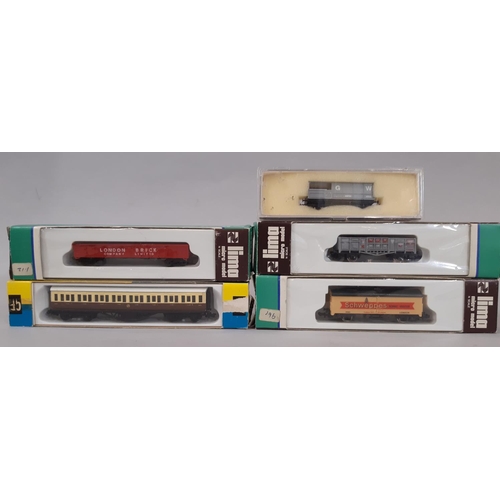 788 - Boxed N gauge railway models including box set 9305 by Fleischmann, a Wrenn/ Lima Micro-model SNCF d... 