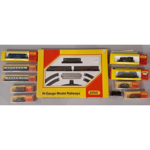 789 - A collection of boxed N gauge railway models by Hornby Minitrix including 102 Passenger Set, N205  2... 