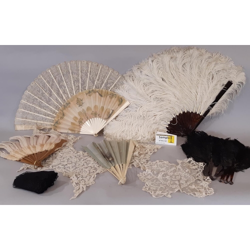 795 - A collection of early 20th century fans and lace including 2 faux tortoiseshell fans with ostrich fe... 