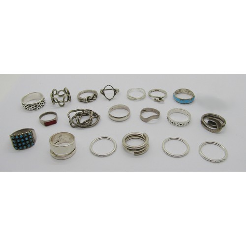 419 - Collection of silver and white metal rings of various design to include a Celtic style band, a puzzl... 