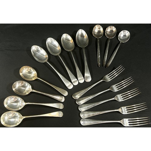 195 - A selection of loose silver plated flatware, a boxed set of fish knives and forks, fish servers, a p... 