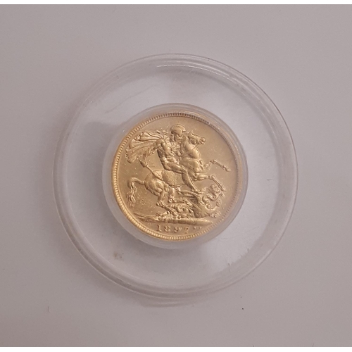 835 - Victoria (1837 - 1901) A gold full sovereign coin, 1897 (in clear plastic protective case).