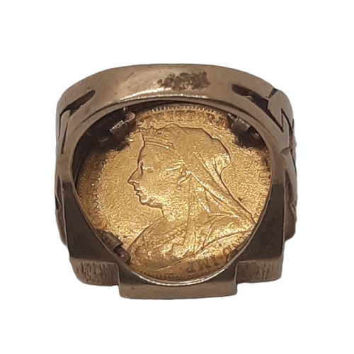 860 - Victoria (1837 - 1901) a gold full sovereign coin, 1900, mounted as a ring in 9ct yellow gold, with ... 